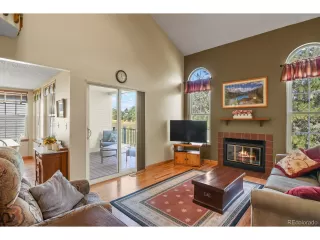 Photo #5: 4412810 Listing