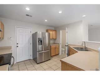 Photo #2: 4412858 Listing