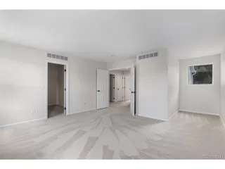 Photo #6: 4412858 Listing