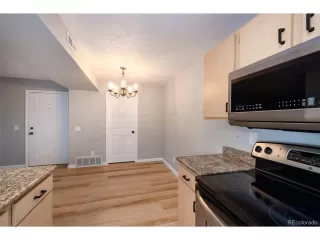 Photo #6: 4414989 Listing