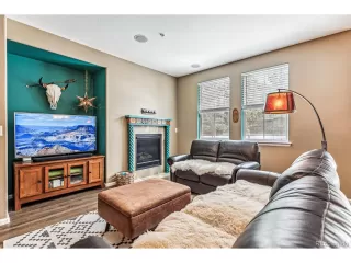 Photo #3: 4415742 Listing 