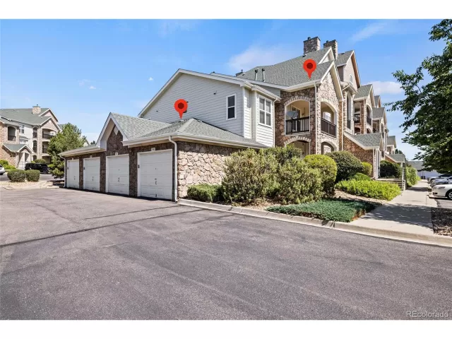 MLS: 4415913 Condo For Sale