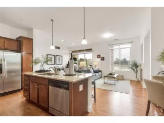 Photo #2: 4416147 Listing