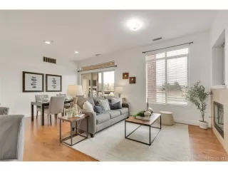 Photo #3: 4416147 Listing