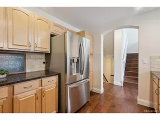 Photo #5: 4417402 Listing