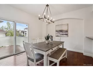 Photo #6: 4417402 Listing