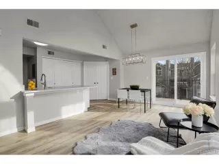 Photo #2: 4417899 Listing 