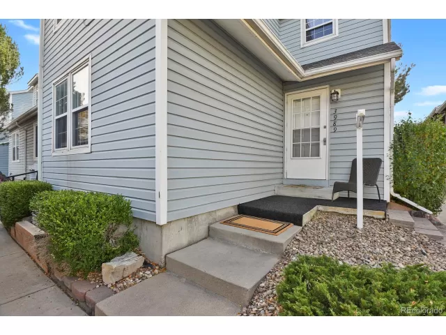 MLS: 4418567 Condo For Sale