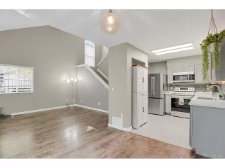 Photo #6: 4418567 Listing