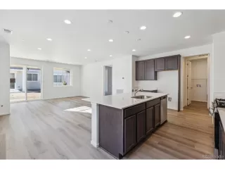 Photo #3: 4418662 Listing 