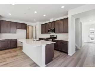 Photo #4: 4418662 Listing 