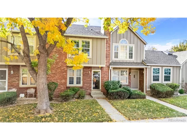 MLS: 4420042 Condo For Sale