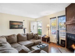 Photo #2: 4420042 Listing 