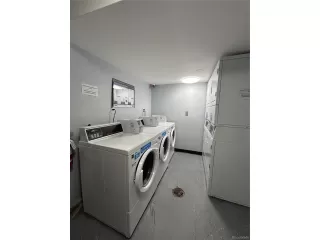 Photo #5: 4420513 Listing 