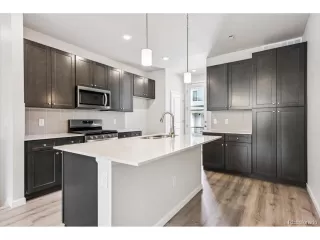 Photo #6: 4421375 Listing