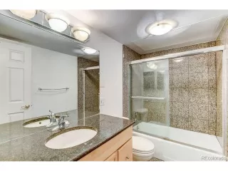 Photo #5: 4422728 Listing