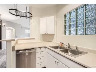 Photo #4: 4422927 Listing