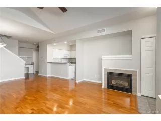 Photo #5: 4423403 Listing 