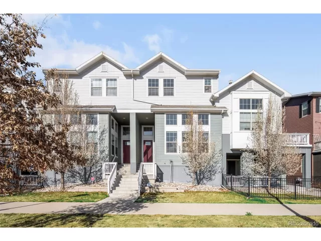 MLS: 4424074 Condo For Sale