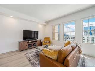 Photo #3: 4424279 Listing