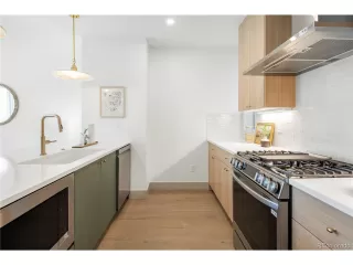 Photo #6: 4425687 Listing 