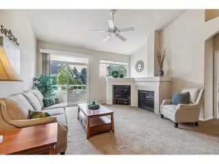 Photo #5: 4425854 Listing