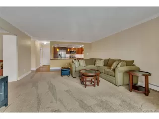 Photo #5: 4426118 Listing 