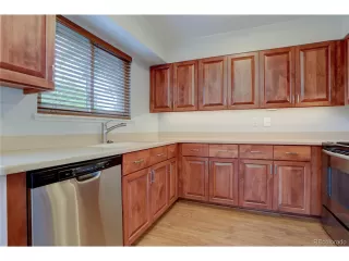 Photo #4: 4426407 Listing