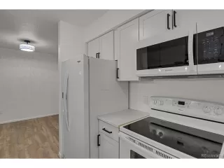 Photo #3: 4426425 Listing 