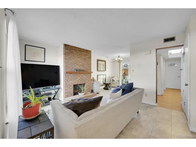 MLS: 4426997 Condo For Sale