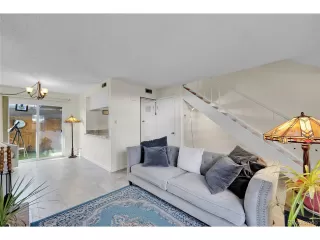 Photo #4: 4426997 Listing