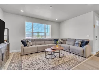 Photo #4: 4428142 Listing