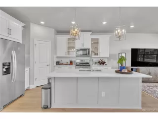 Photo #5: 4428142 Listing