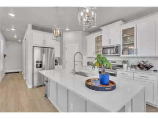 Photo #6: 4428142 Listing