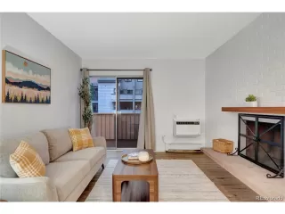 Photo #3: 4428839 Listing 