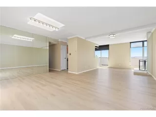 Photo #5: 4429913 Listing