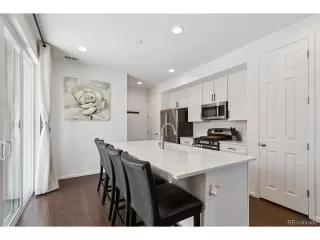 Photo #2: 4430667 Listing 