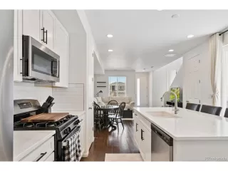 Photo #3: 4430667 Listing 