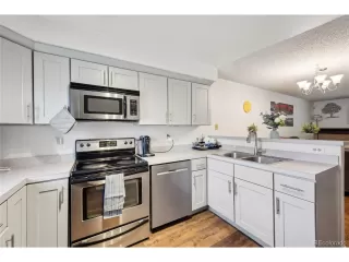 Photo #3: 4431137 Listing