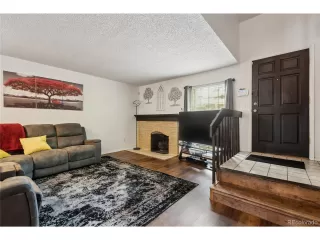 Photo #6: 4431137 Listing