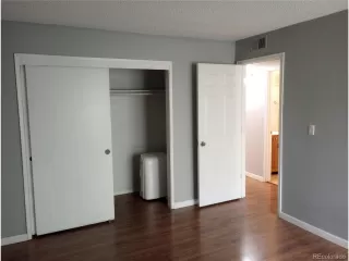 Photo #4: 4431351 Listing