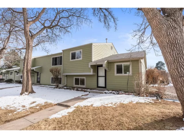 MLS: 4431461 Condo For Sale