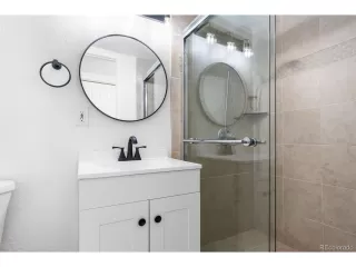 Photo #4: 4431461 Listing