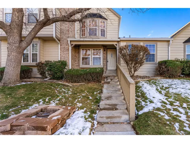 MLS: 4433509 Condo For Sale