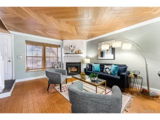 Photo #6: 4433509 Listing