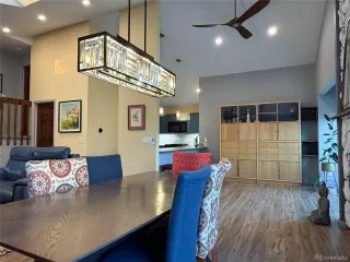 Photo #4: 4433627 Listing