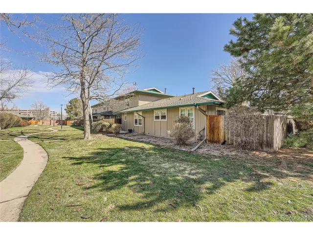 MLS: 4433660 Condo For Sale