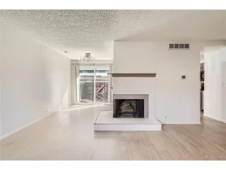 Photo #6: 4433660 Listing