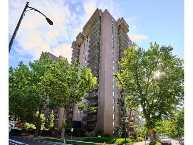 MLS: 4435556 Condo For Sale