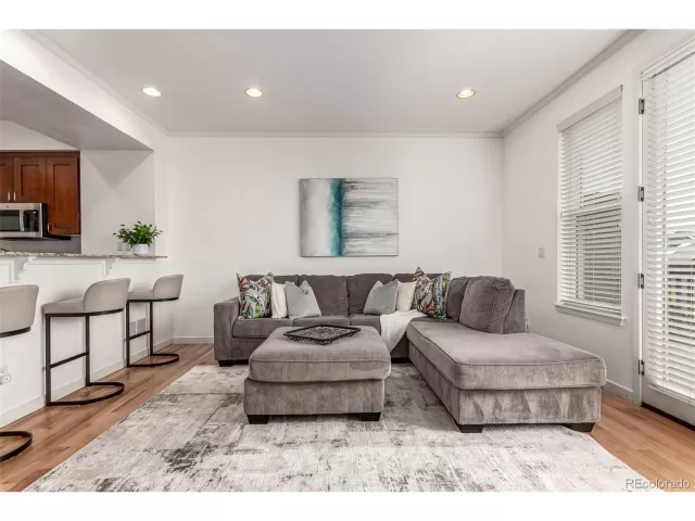 MLS: 4435986 Condo For Sale